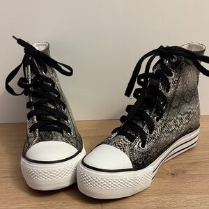 Snakeskin Pattern High-Top invisible 3inchwedge  Sneakers